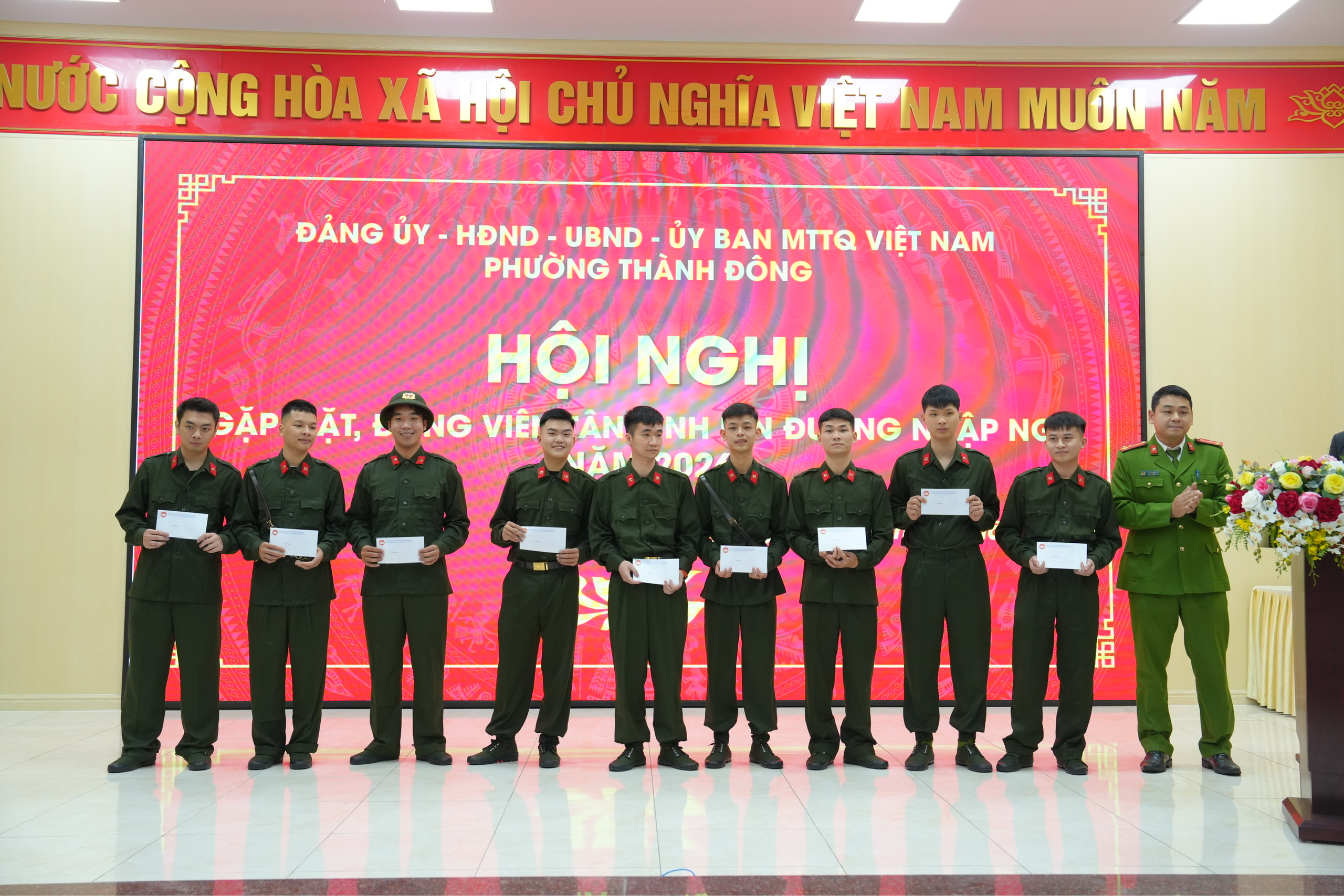 Công an phường Thành Đông: Động viên thanh niên nhập ngũ năm 2026